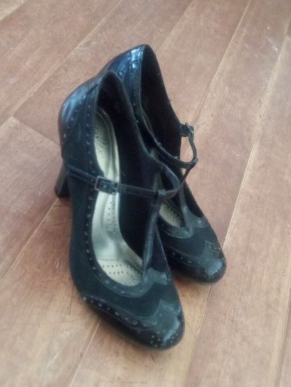 Vintage Style T-Strap Heels 8.5